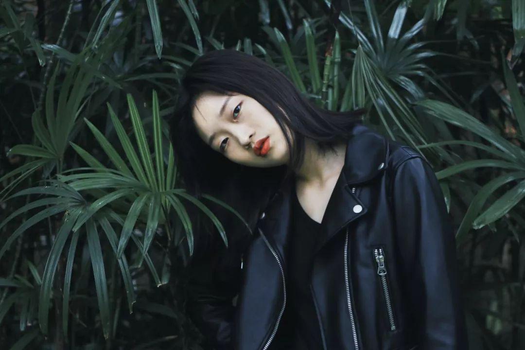 《繁花》隐秘的科幻元素:爷叔来自未来,料事如神,助力阿宝发迹